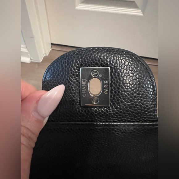 CHANEL Black Caviar Quilted Jumbo Single Flap Black - Picture 5 of 14